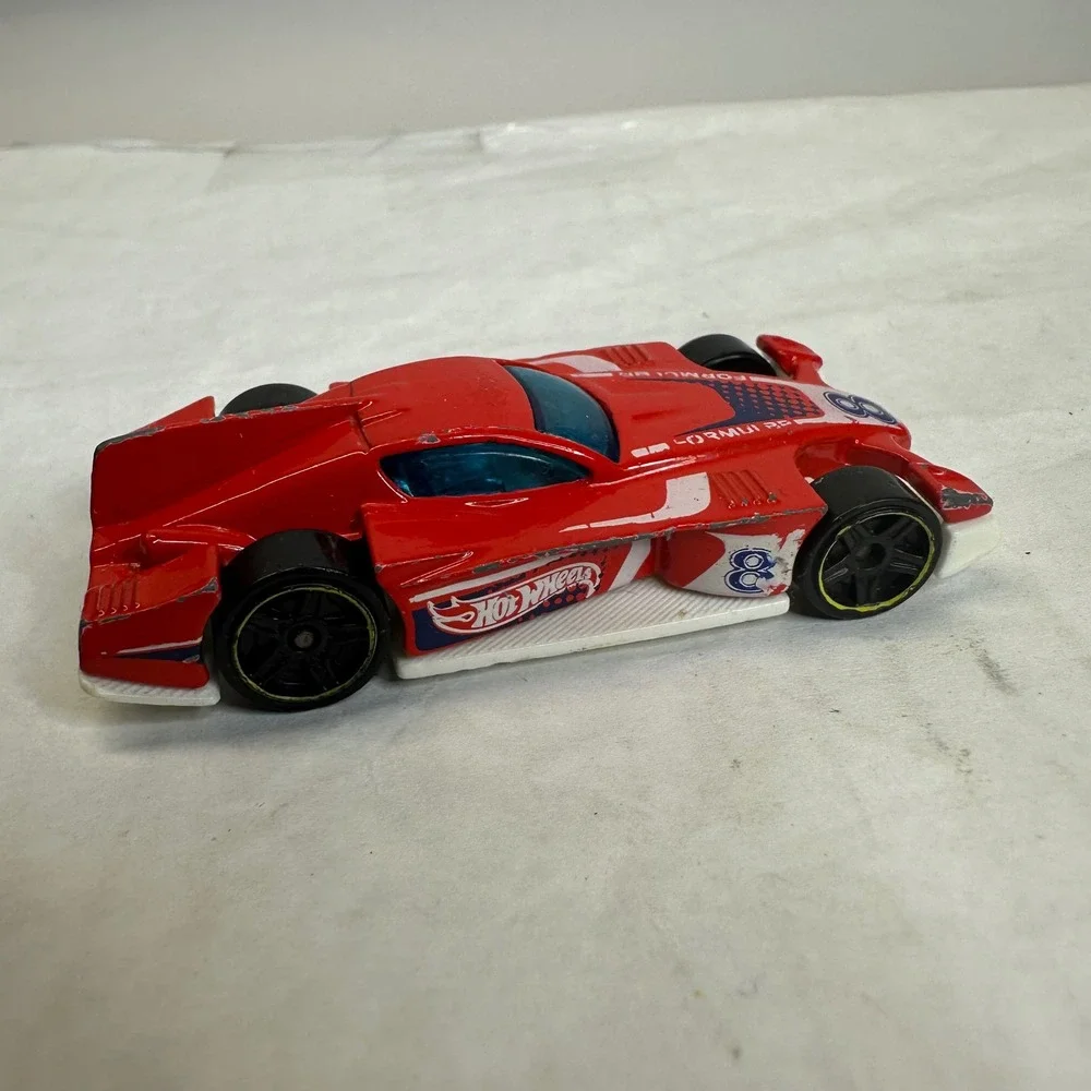 Hot Wheels Formul8r Red Race Car Number 8 2005 Mattel Malaysia 1:64 Diecast